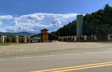 Imagem: O terreno possui 1m² de Área e está localizado em Joanópolis