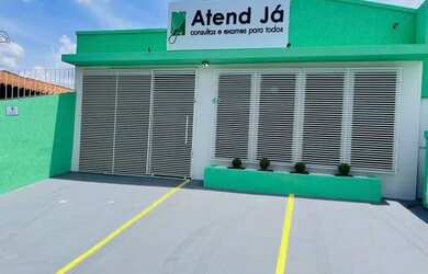 Imagem: O depósito possui 3 Vagas na garagem e 295m² de Área e está