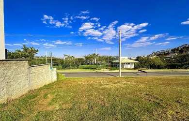 Imagem: O terreno possui 377m² de Área, Imóvel novo e está localizado