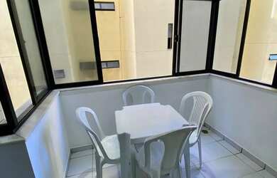 Imagem 3: ATIÚCA vendo APARTAMENTO ENORME à 2 QUADRAS da PRAIA, e ao LADO do CORREDOR...