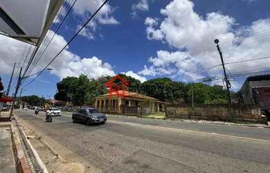 Imagem: O terreno possui 7.481m² de Área e está localizado em Anil