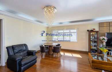 Imagem: O depósito possui 2 Vagas na garagem e 291m² de Área e está