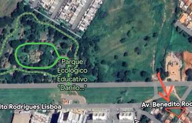 Imagem: O terreno possui 840m² de Área e está localizado em Centro