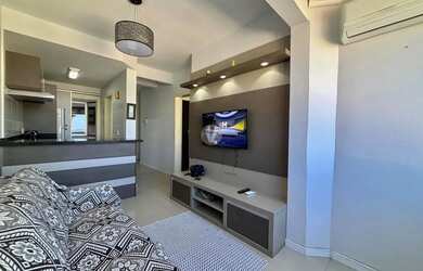 Imagem: O apartamento possui 1 Dormitório, 1 Banheiro, 1 Vaga na garagem