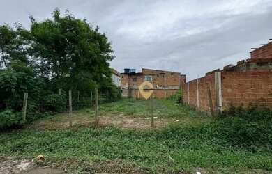 Imagem: O terreno possui 250m² de Área e está localizado em Verdes