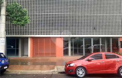 Imagem: O depósito possui 1 Vaga na garagem, 149m² de Área e está