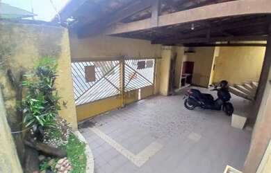 Imagem: A casa possui 2 Dormitórios, 2 Banheiros, 115m² de Área e