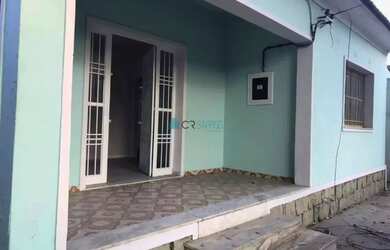 Imagem: A casa possui 2 Dormitórios, 2 Banheiros, 1 Vaga na garagem