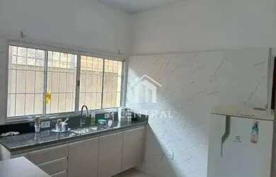 Imagem: A casa possui 1 Dormitório, 1 Banheiro, 1 Vaga na garagem