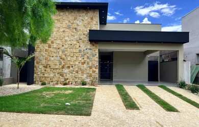 Imagem: A casa em condomínio possui 3 Dormitórios, 4 Banheiros, 4