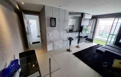 Imagem: O apartamento possui 1 Dormitório, 1 Banheiro, 1 Vaga na garagem