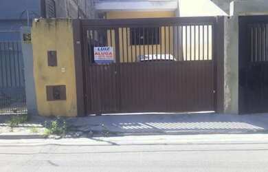 Imagem: A casa possui 2 Dormitórios, 1 Banheiro, 2 Vagas na garagem