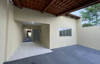 Imagem: A casa à venda possui 3 Dormitórios, 2 Banheiros, 3 Vagas