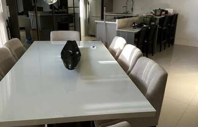 Imagem: O apartamento possui 4 Dormitórios, 5 Banheiros, 4 Vagas na