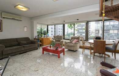 Imagem: O apartamento na cobertura possui 4 Dormitórios, 5 Banheiros