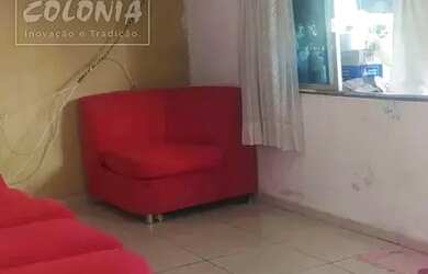 Imagem: A casa possui 5 Dormitórios, 2 Banheiros, 2 Vagas na garagem