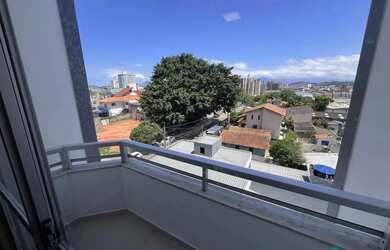 Imagem: O apartamento possui 3 Dormitórios, 1 Banheiro, 1 Vaga na garagem