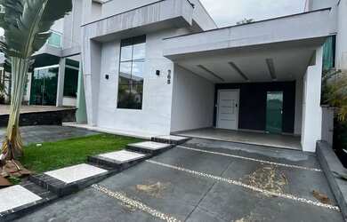 Imagem: A casa em condomínio possui 3 Dormitórios, 3 Banheiros, 3