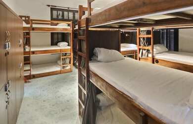 Imagem: A pousada chalé possui 4 Dormitórios, 1 Vaga na garagem e