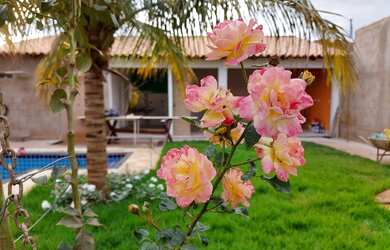 Imagem: A casa possui 1 Dormitório, 2 Banheiros, 1 Vaga na garagem