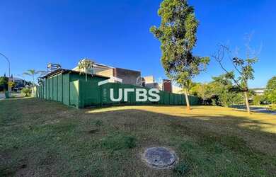 Imagem: O terreno possui 666m² de Área e está localizado em Alphaville