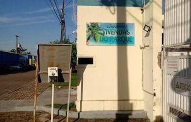 Imagem: O terreno possui 420m² de Área, Churrasqueira e Piscina e