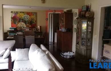 Imagem: O apartamento possui 4 Dormitórios, 3 Banheiros, 2 Vagas na