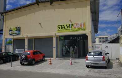 Imagem: O depósito possui 5 Vagas na garagem e 180m² de Área e está