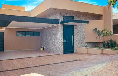 Imagem: A casa em condomínio possui 3 Dormitórios, 3 Banheiros, 4