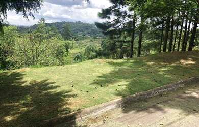 Imagem: O terreno possui 800m² de Área e está localizado em Atibaia