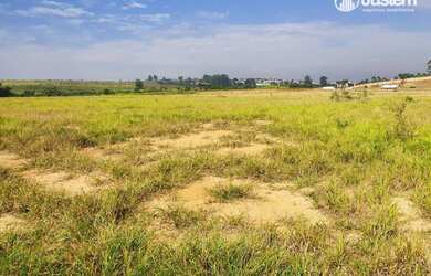 Imagem: O terreno possui 101.800m² de Área e está localizado em