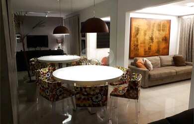 Imagem 5: Muito Charmosa. Churrasqueira, 160m² de Área, 4 Vagas na garageme3 Dormitórios