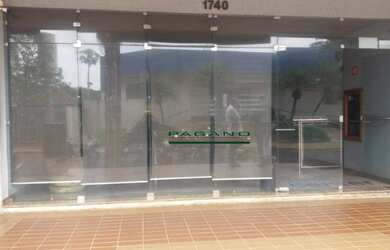 Imagem: O depósito possui 2 Vagas na garagem, 140m² de Área e está