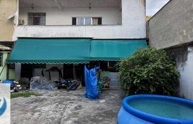 Imagem: O depósito possui 5 Vagas na garagem, 480m² de Área e está