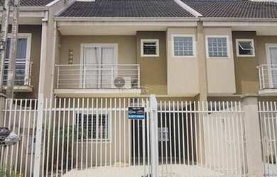 Imagem: A casa possui 3 Dormitórios, 2 Banheiros, 3 Vagas na garagem