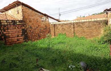 Imagem 5: Vendo casa ou Terreno. Piscina, 2 Banheirose2 Dormitórios