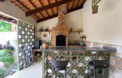 Imagem: A casa à venda possui 4 Dormitórios, 3 Banheiros, 2 Vagas