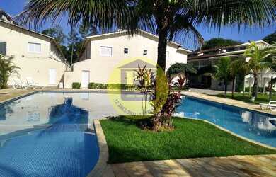 Imagem: A casa possui 3 Dormitórios, 2 Banheiros, 2 Vagas na garagem