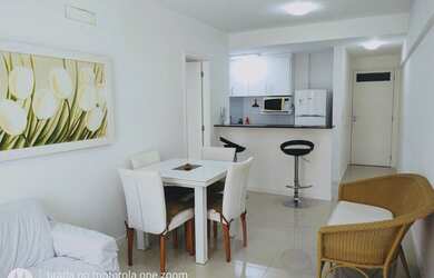 Imagem: O apartamento possui 1 Dormitório, 1 Banheiro, 1 Vaga na garagem