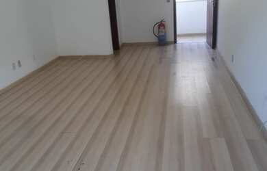 Imagem: O depósito possui 1 Vaga na garagem, 30m² de Área e está