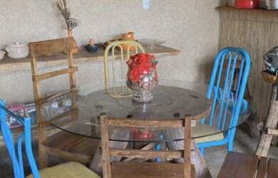 Imagem: A pousada chalé possui 2 Dormitórios, 4 Vagas na garagem e