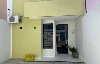 Imagem: A casa possui 3 Dormitórios, 1 Banheiro, 1 Vaga na garagem