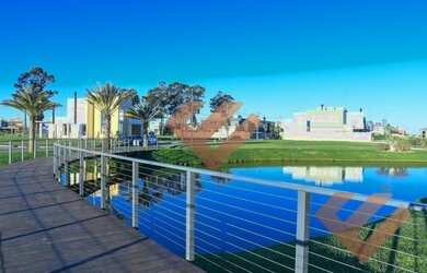 Imagem: O terreno possui 322m² de Área e está localizado em Laranjal