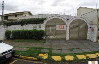 Imagem: O depósito possui 5 Vagas na garagem e 250m² de Área e está