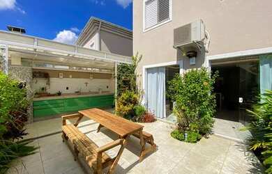 Imagem: A casa em condomínio possui 3 Dormitórios, 2 Banheiros, 2