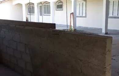 Imagem: A casa possui 2 Dormitórios, 4 Banheiros, 5 Vagas na garagem