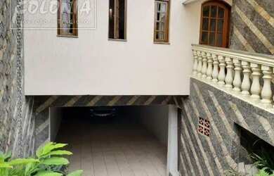 Imagem: A casa possui 3 Dormitórios, 1 Banheiro, 5 Vagas na garagem