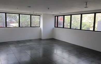 Imagem: O depósito possui 1 Vaga na garagem e 50m² de Área e está