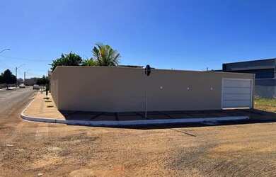 Imagem 2: Vendo casa. 4 Vagas na garageme3 Dormitórios