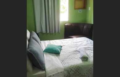 Imagem: A casa possui 2 Dormitórios, 1 Banheiro, 1 Vaga na garagem